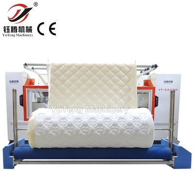 Utilizzare in fabbrica la macchina per coperte computerizzate, la macchina per cucire la biancheria da letto per la produzione di tessuti domestici.